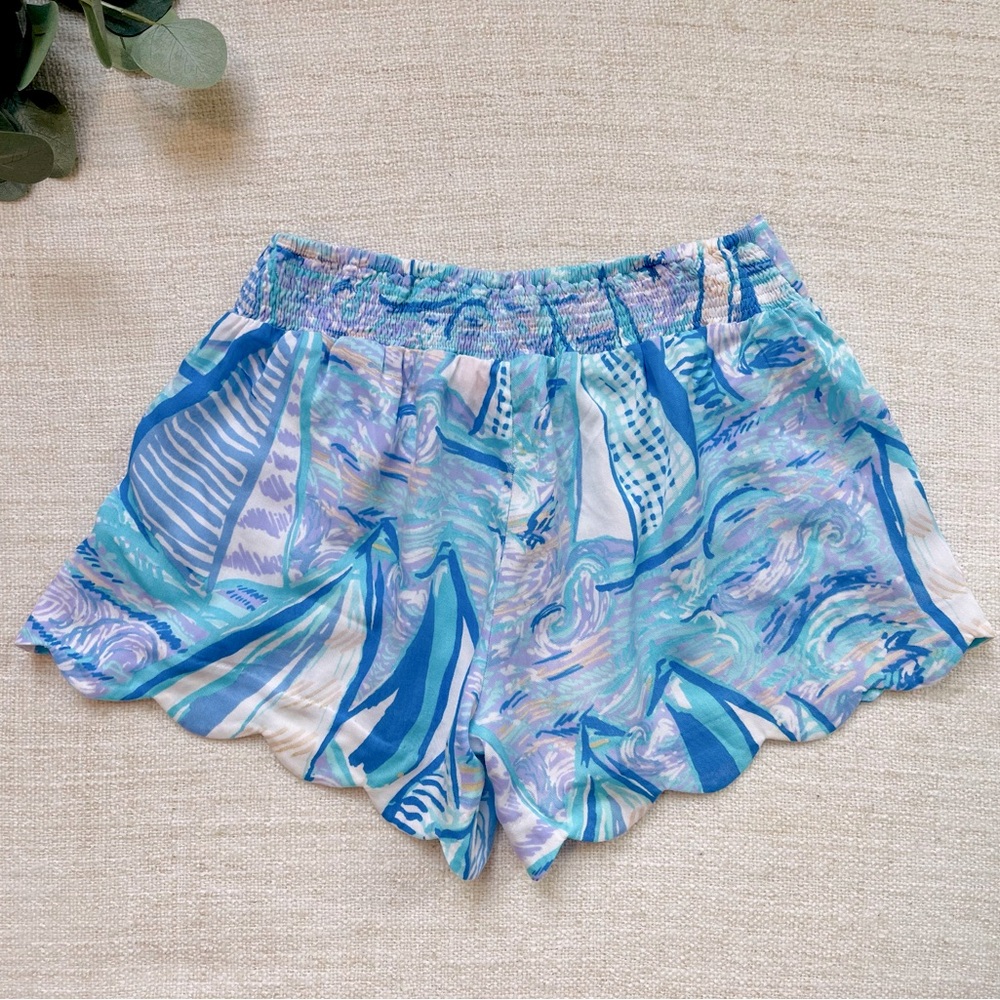 Lilly Pulitzer Blue and White Patterned Women Shorts - Picture 3 of 4